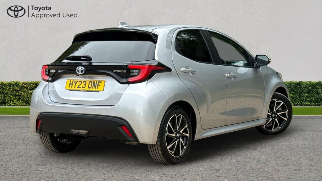 Toyota Yaris 1.5 Vvt-h Design Hatchback Hybrid E-cvt HY23ONF Silver #3
