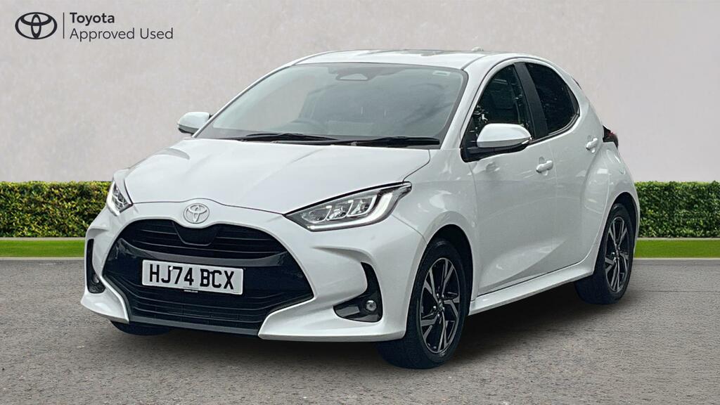 Toyota Yaris 1.5 Vvt-h Design E-cvt Euro 6 Ss HJ74BCX White #4