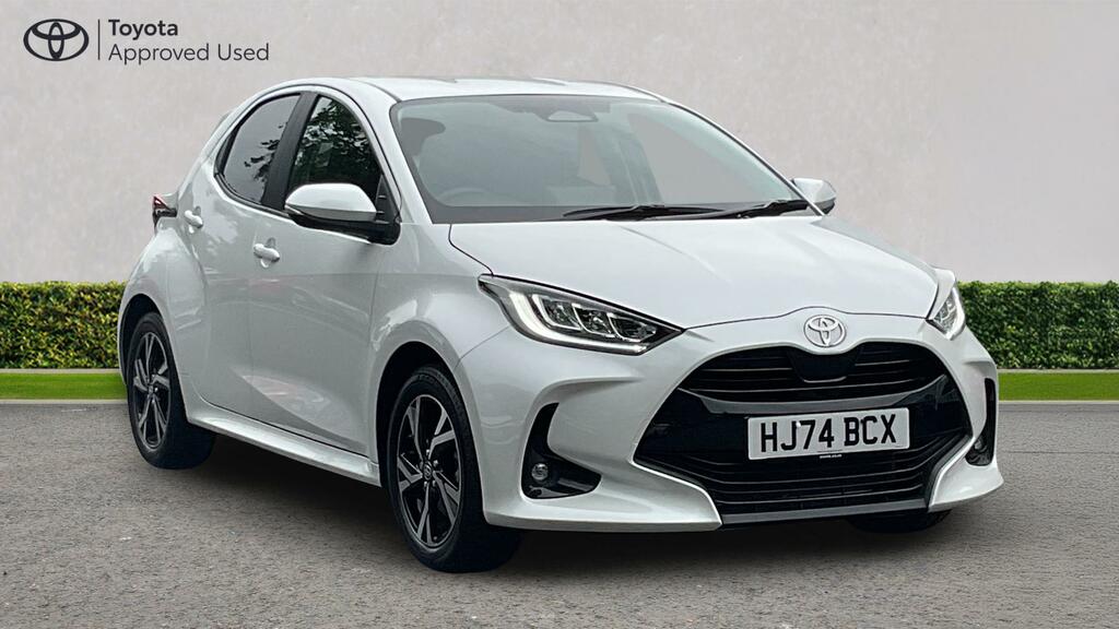Toyota Yaris 1.5 Vvt-h Design E-cvt Euro 6 Ss HJ74BCX White #2