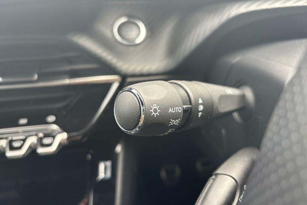 Peugeot 208 1.2 Puretech Allure Premium Hatchback Blue #32