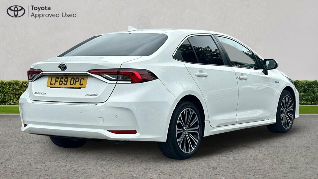Toyota Corolla 1.8 Vvt-h Design Cvt Euro 6 Ss LF69OPC White #2
