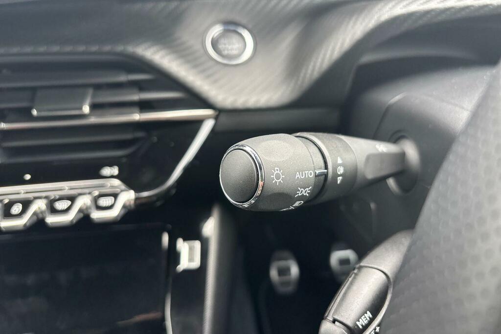 Peugeot 208 1.2 Puretech Gt Hatchback Euro 6  #25