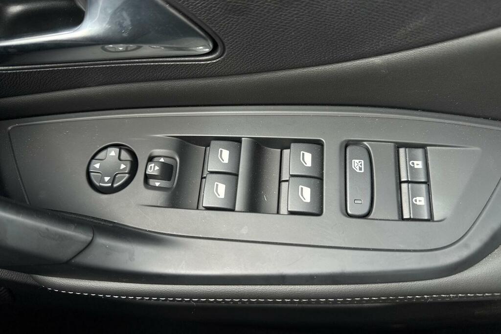Peugeot 308 1.2 Hybrid 145 Allure E-dsc6 2025 White #18
