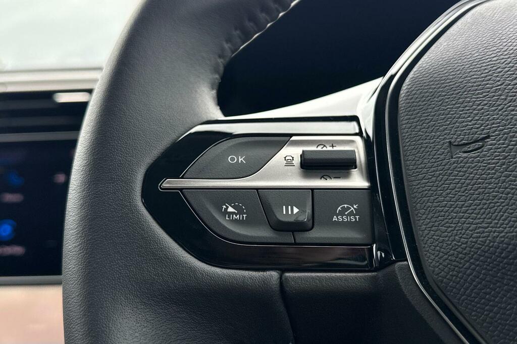 Peugeot 308 1.2 Hybrid 145 Allure E-dsc6 2025 White #25