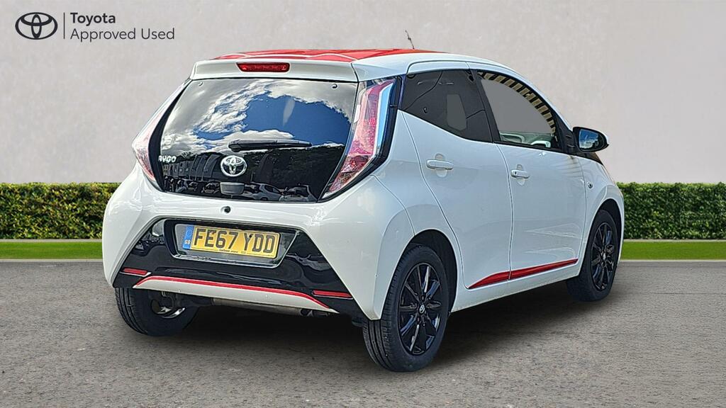 Toyota Aygo 1.0 Vvt-i X-press Euro 6 FE67YDD White #2
