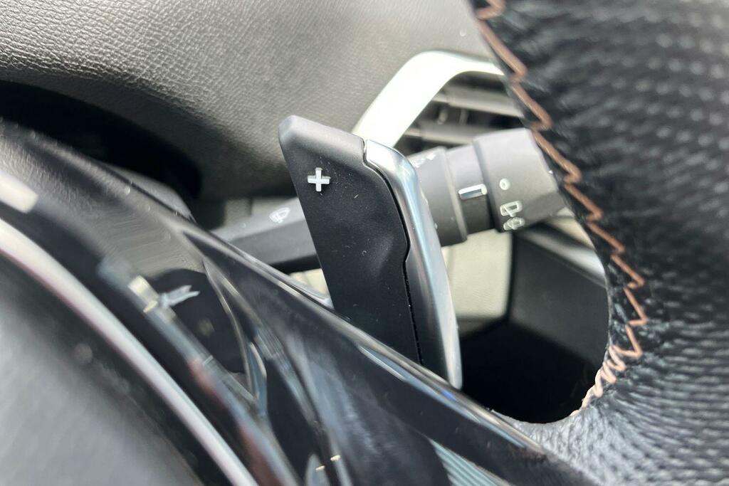Peugeot 3008 1.2 Puretech Allure Premium Suv  #24