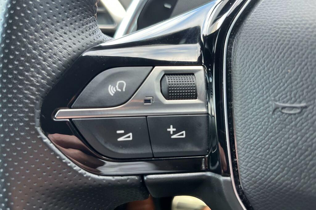 Peugeot 3008 1.2 Puretech Allure Premium Suv  #16