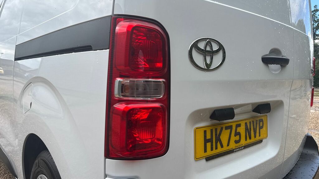 Toyota PROACE 75Kwh Icon Medium Panel Van Mwb #38