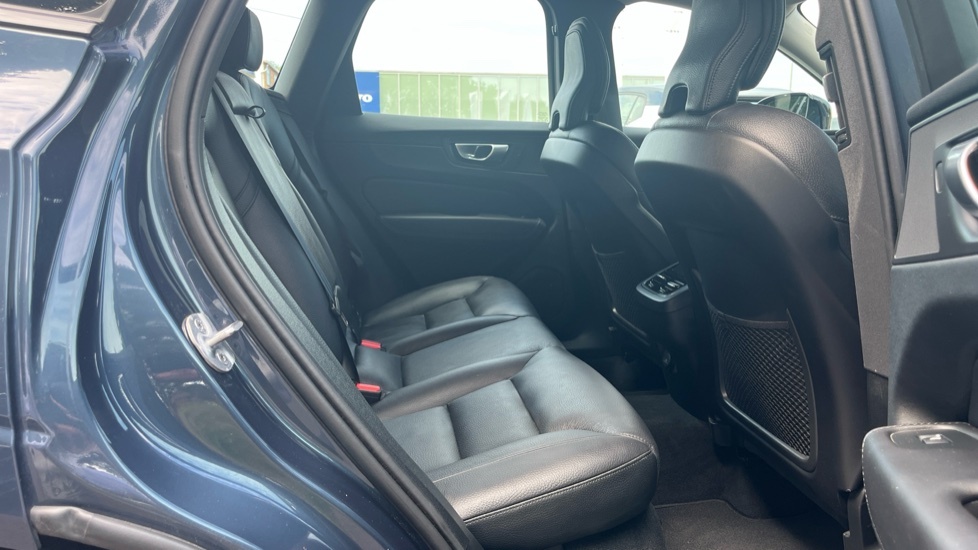 Volvo XC60 Plus, B4 Awd Mild Hybrid, Dark KN73MPF Blue #6