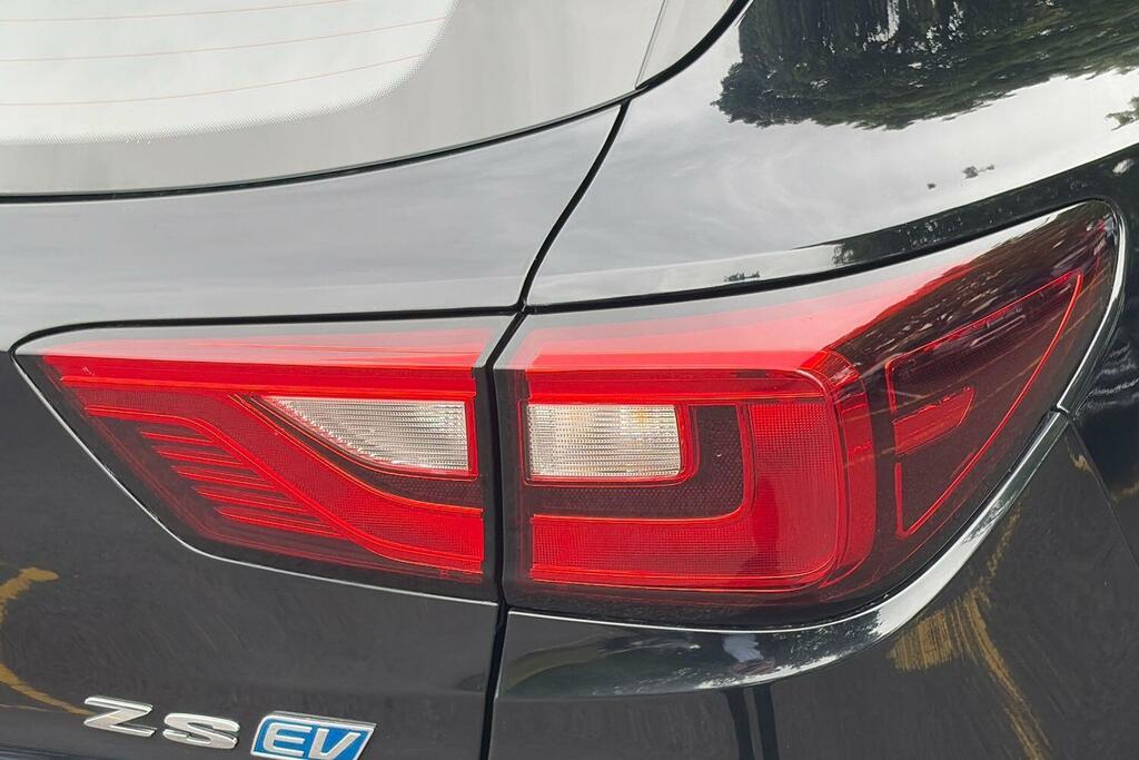 MG ZS Exclusive T-gdi Red #48