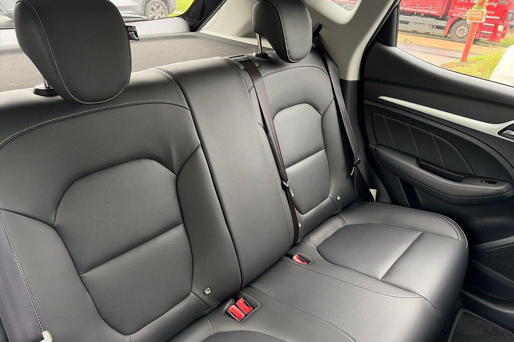 MG ZS Exclusive T-gdi Red #17