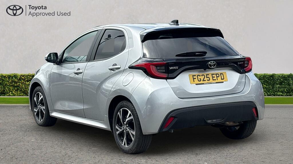 Toyota Yaris 1.5 Vvt-h Design E-cvt Euro 6 Ss FG25EPD Silver #4