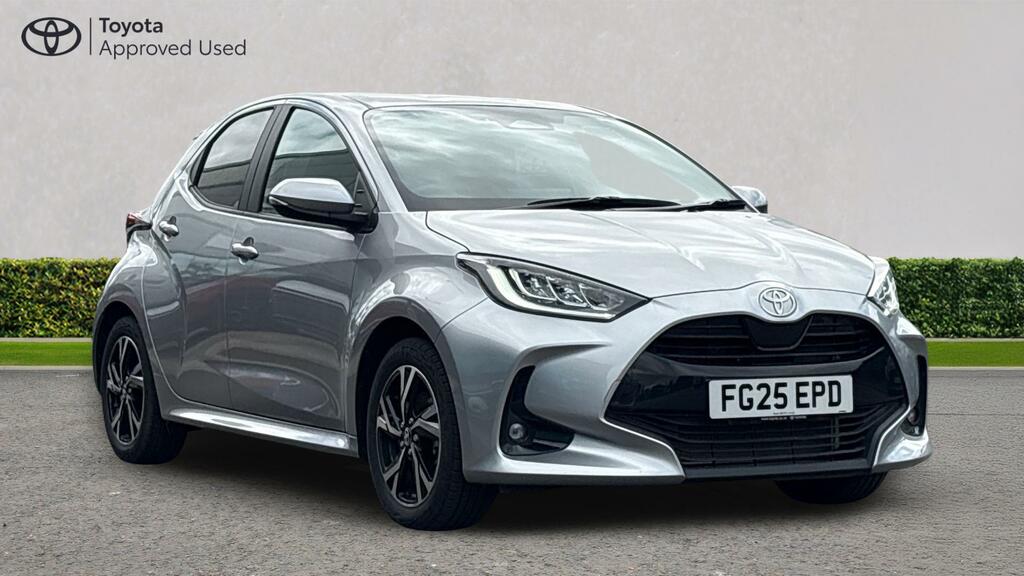 Toyota Yaris 1.5 Vvt-h Design E-cvt Euro 6 Ss FG25EPD Silver