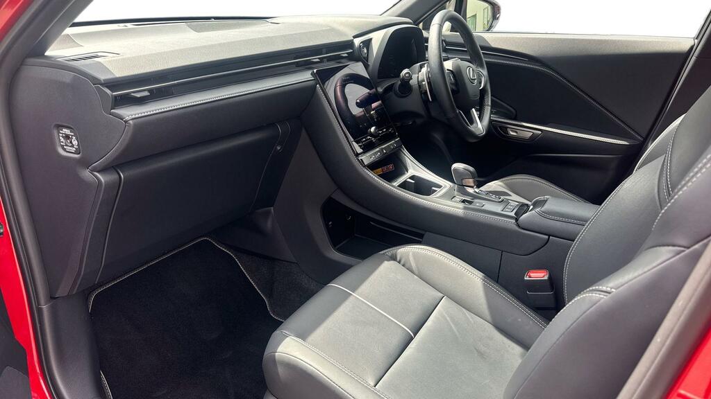 Lexus LBX 1.5 Vvt-ie Takumi Suv Hybrid E-cvt Euro GU25WBK Red #5