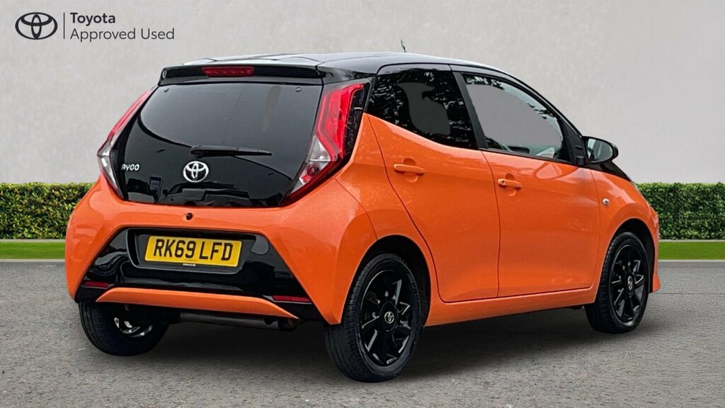 Toyota Aygo 1.0 Vvt-i X-cite Euro 6 RK69LFD Orange #3