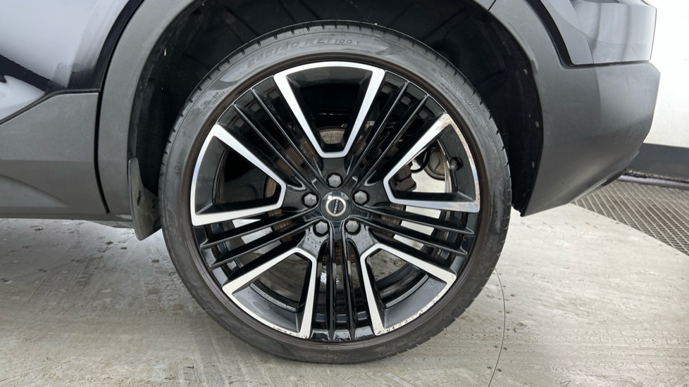 Volvo XC40 Recharge R-design Pro, T5 Plug-in Hybrid Black #4