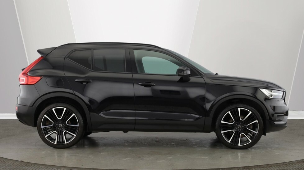 Volvo XC40 Recharge R-design Pro, T5 Plug-in Hybrid Black #2