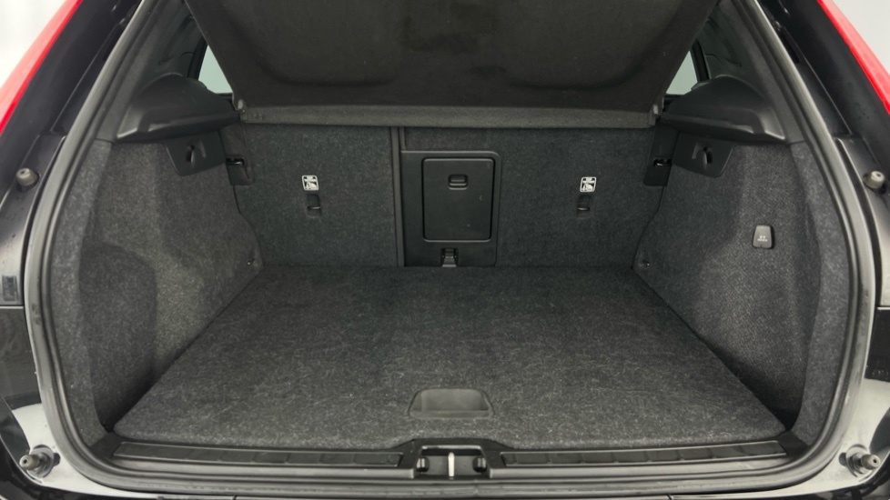 Volvo XC40 Recharge R-design Pro, T5 Plug-in Hybrid Black #5