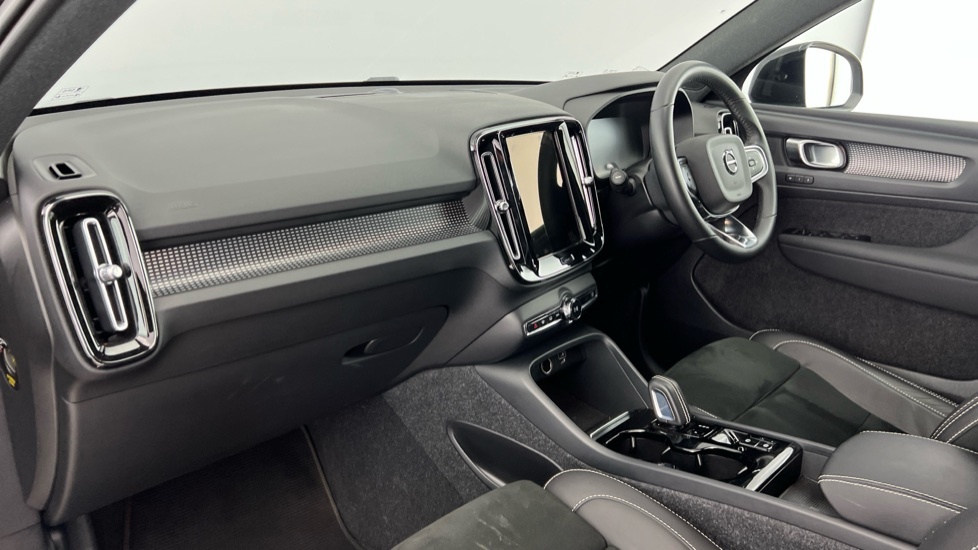 Volvo XC40 Recharge R-design Pro, T5 Plug-in Hybrid Black #6