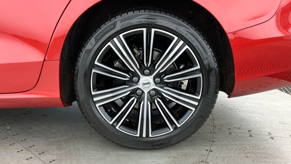 Volvo V60 Inscription, B3 Mild Hybrid Red #4