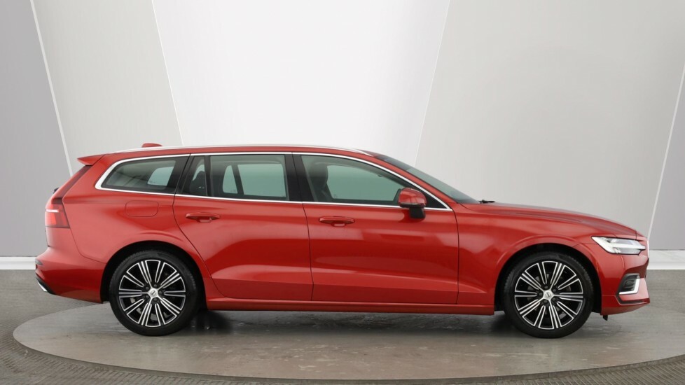 Volvo V60 Inscription, B3 Mild Hybrid Red #2