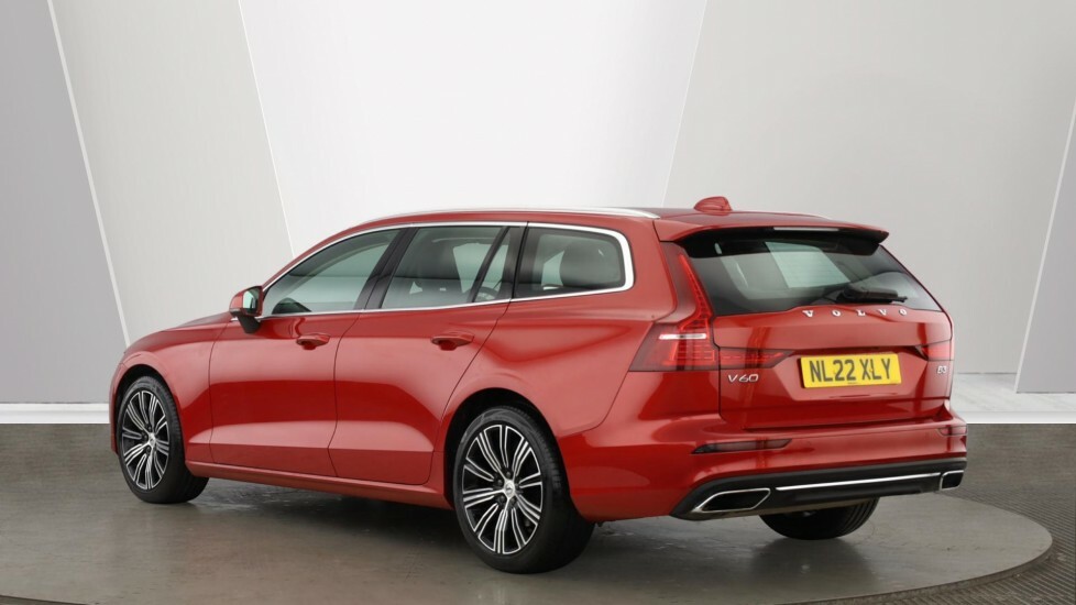 Volvo V60 Inscription, B3 Mild Hybrid Red #3