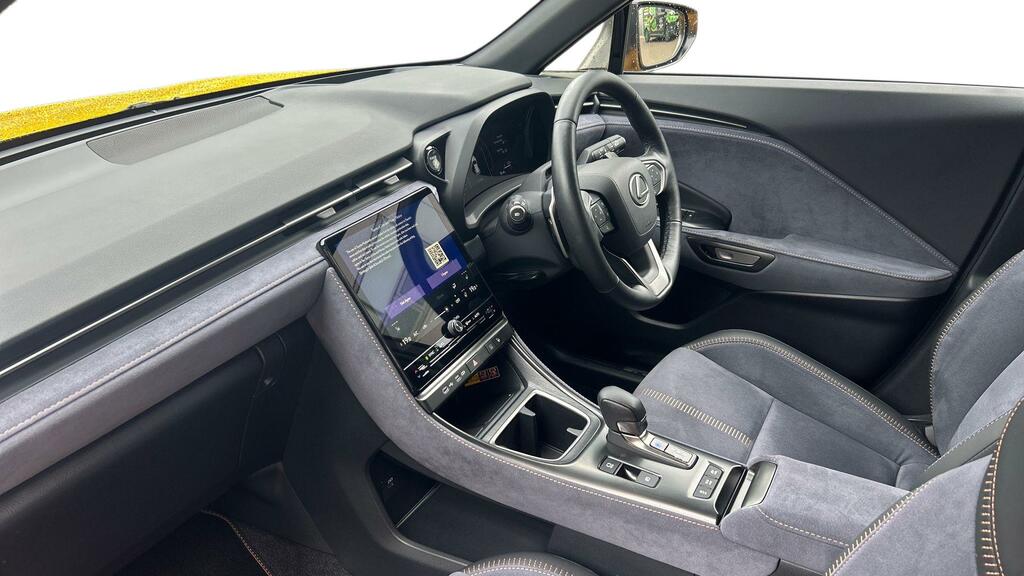 Lexus LBX 1.5 Vvt-ie Takumi Design Suv Hybrid E-c HT24KFX Yellow #5