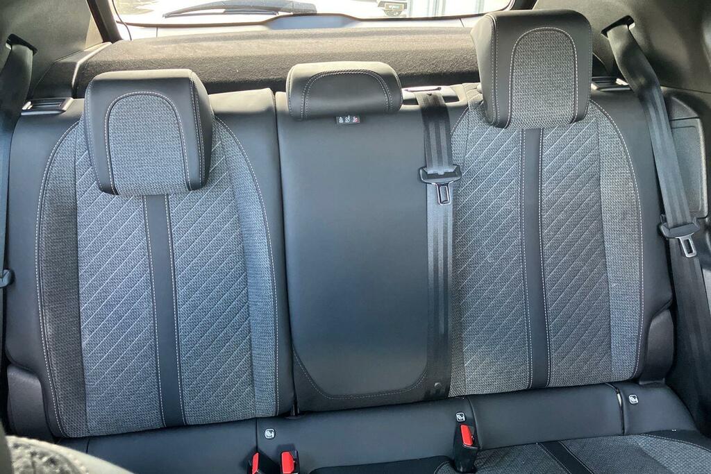 Peugeot e-2008 Suv Blue #19