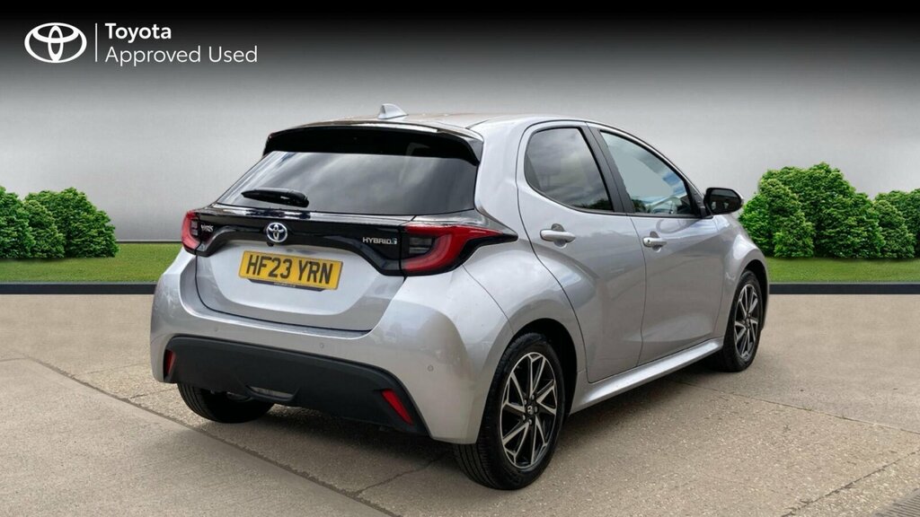 Toyota Yaris 1.5 Vvt-h Design E-cvt Euro 6 Ss HF23YRN Silver #3