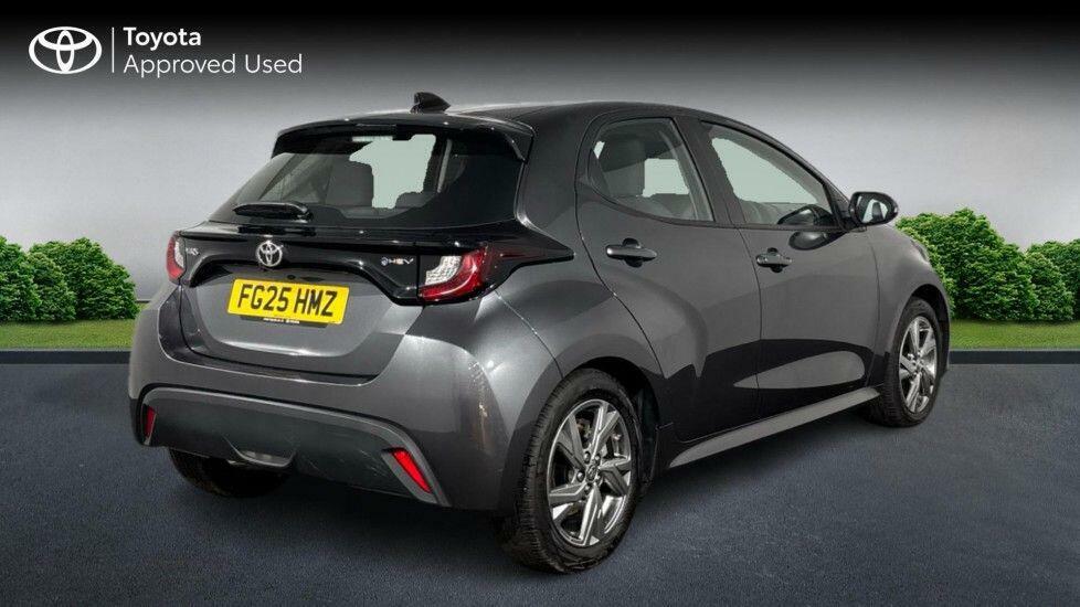 Toyota Yaris 1.5 Vvt-h Icon E-cvt Euro 6 Ss Grey #2