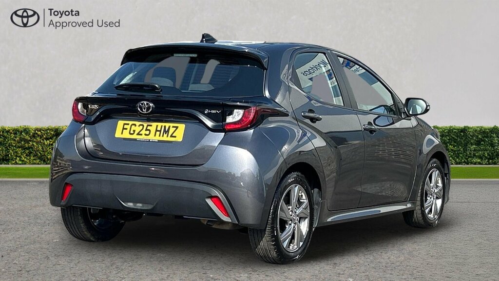 Toyota Yaris 1.5 Vvt-h Icon E-cvt Euro 6 Ss FG25HMZ Grey #3