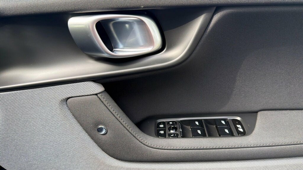 Polestar 2 Long Range White #34