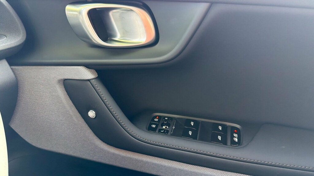 Polestar 2 Hatchback  #26