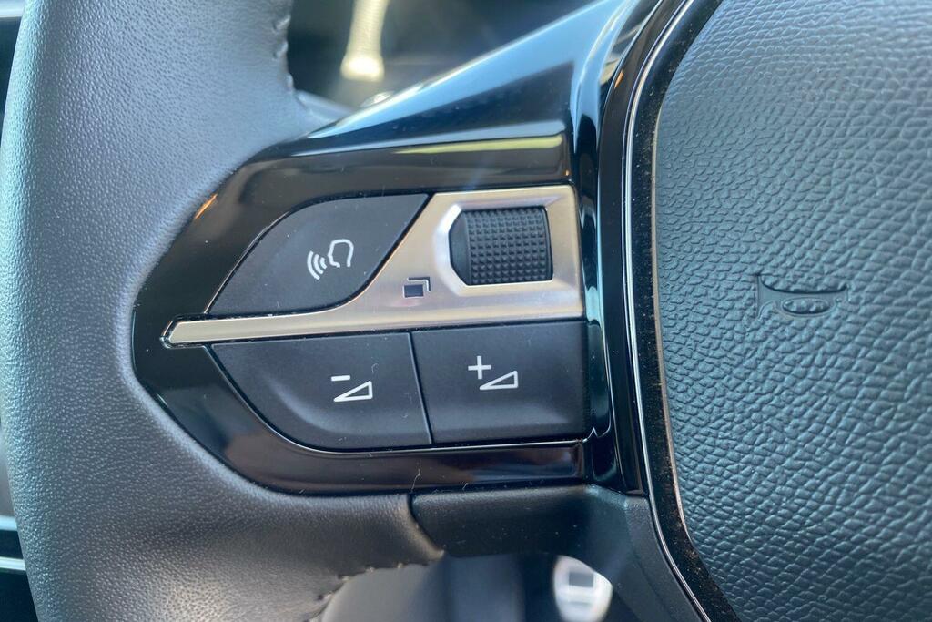 Peugeot 208 Active Premium Yellow #16