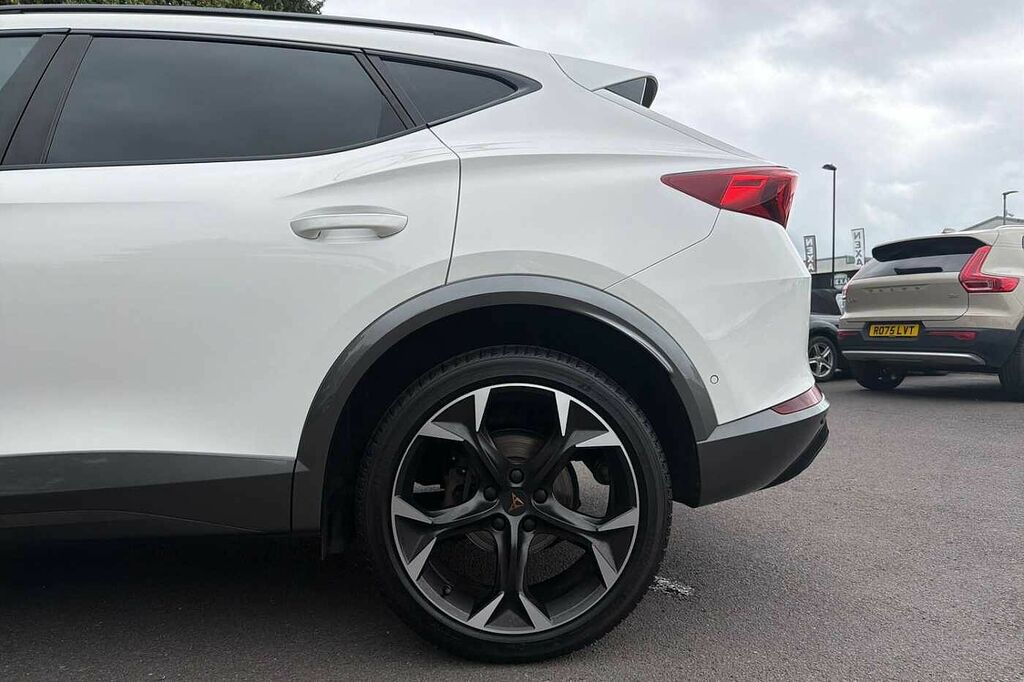 Cupra Formentor Estate White #31