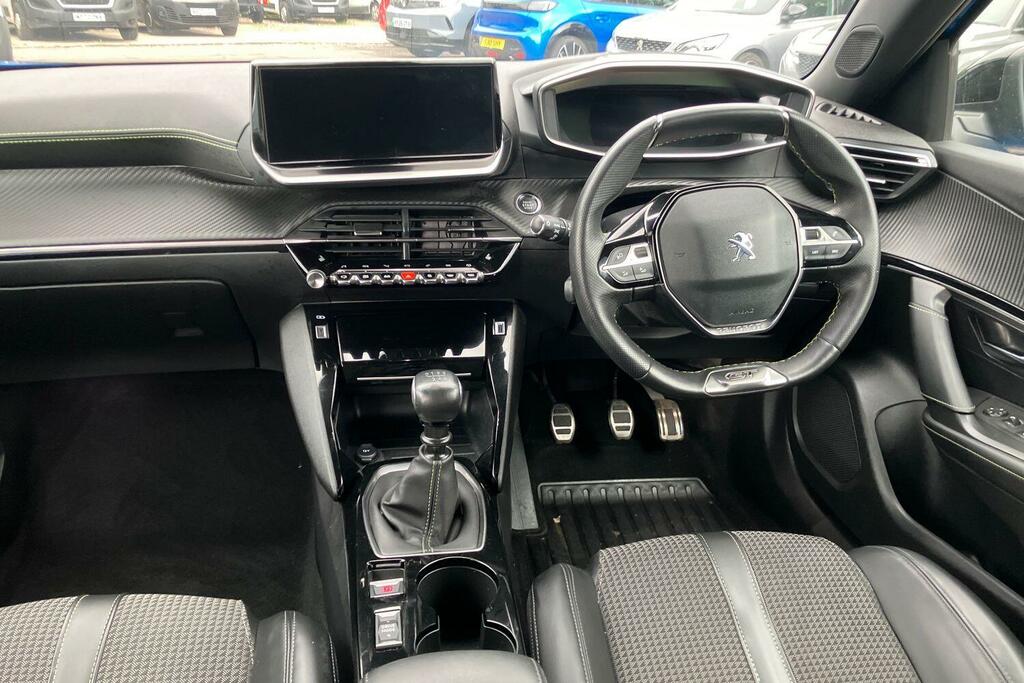 Peugeot 2008 1.2 Puretech Active Premium Red #17