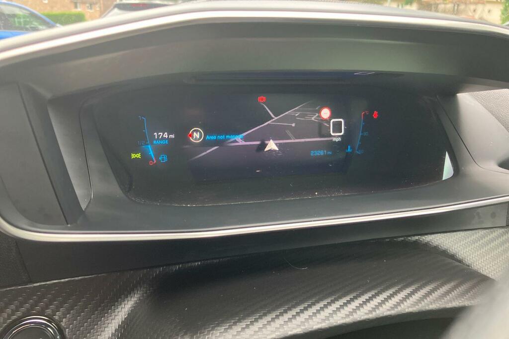 Peugeot 2008 1.2 Puretech Active Premium Red #14