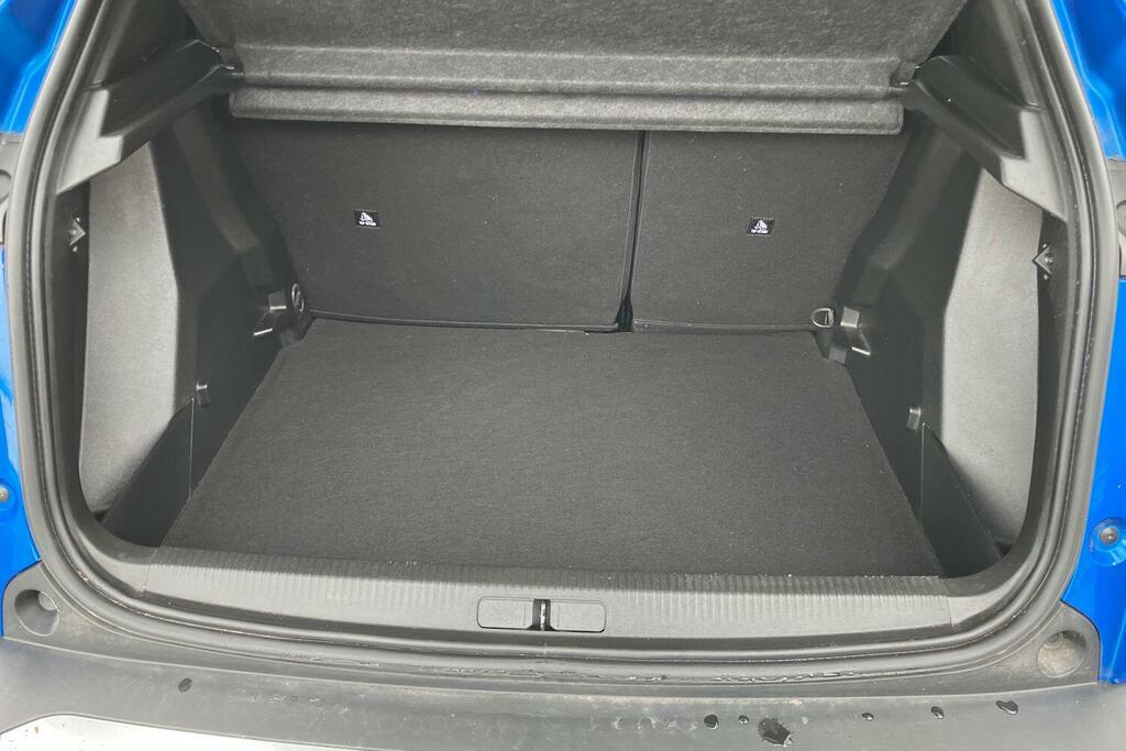 Peugeot 2008 1.2 Puretech Active Premium Red #20