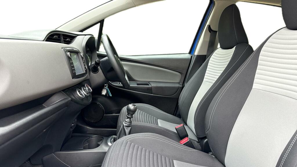 Toyota Yaris Design Black #10
