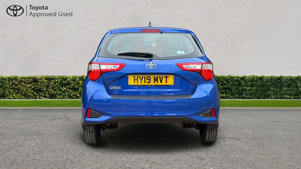 Toyota Yaris Design Black #53
