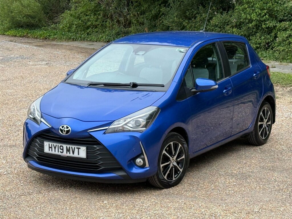 Toyota Yaris Design Black #58