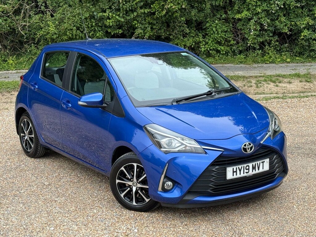 Toyota Yaris Design Black #56