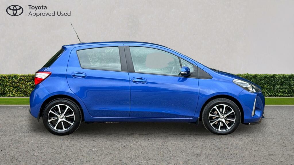 Toyota Yaris Design Black #47