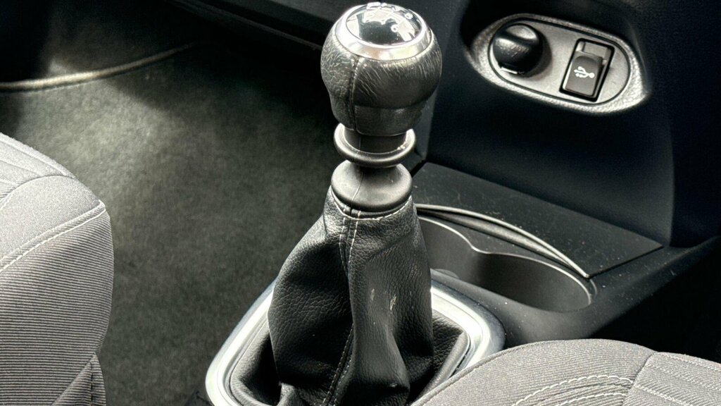 Toyota Yaris Design Black #92