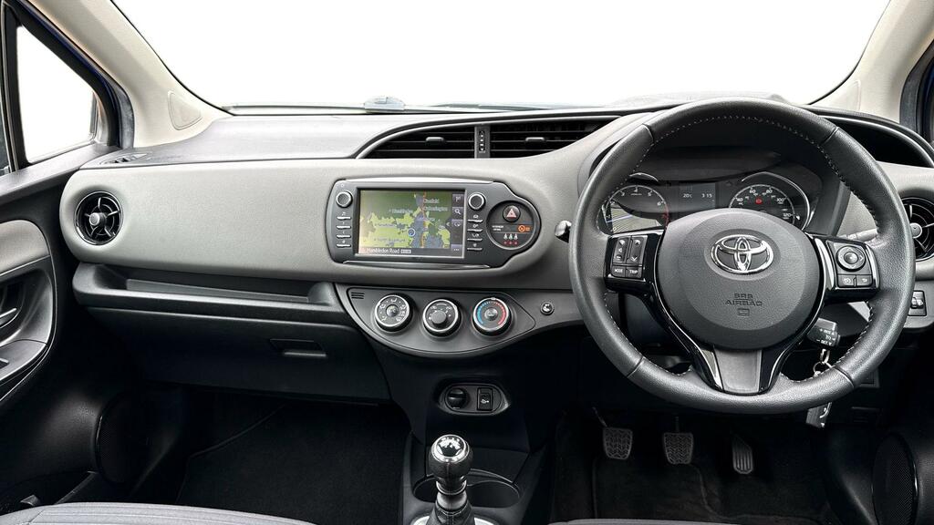 Toyota Yaris Design Black #12
