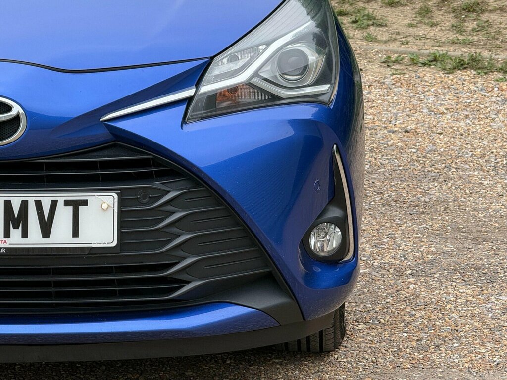 Toyota Yaris Design Black #62