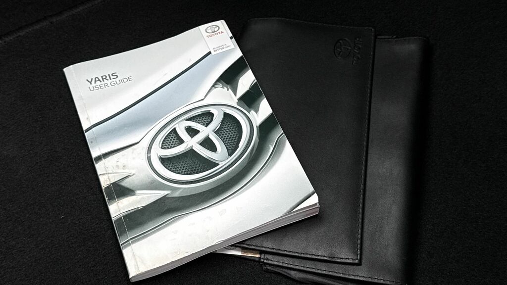 Toyota Yaris Design Black #55