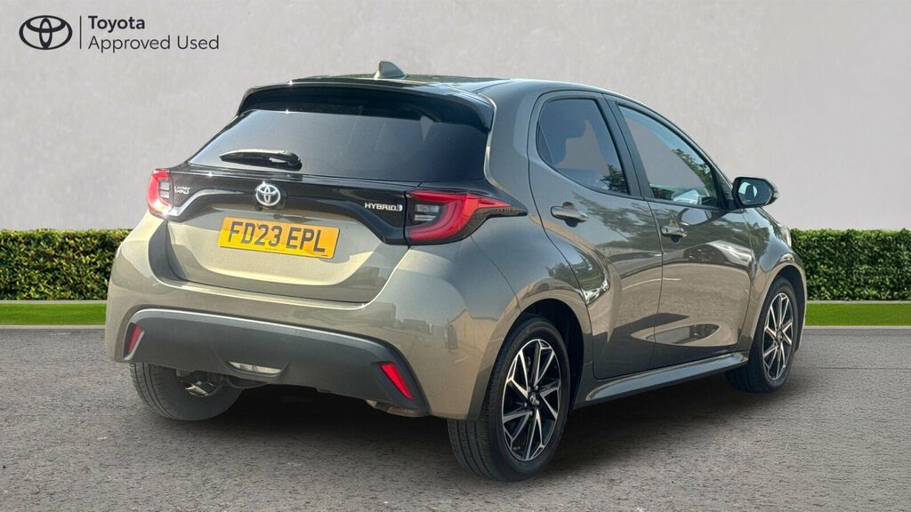 Toyota Yaris 1.5 Vvt-h Design Hatchback Hybrid E-cvt FD23EPL Brown #2