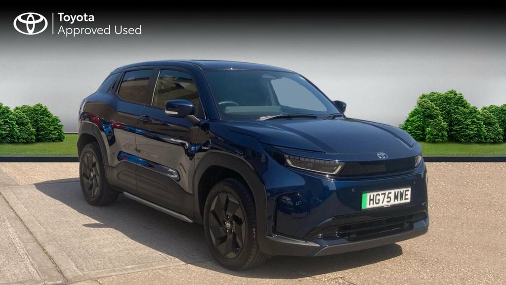 Toyota Urban Cruiser 61Kwh Design Blue