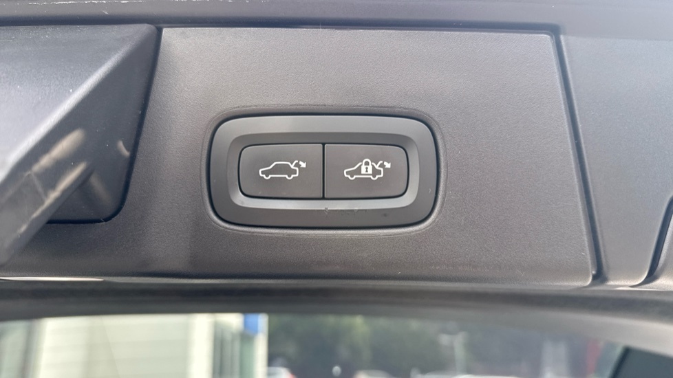 Volvo V90 Momentum, B4 Mild Hybrid Climate Pack Blue #33